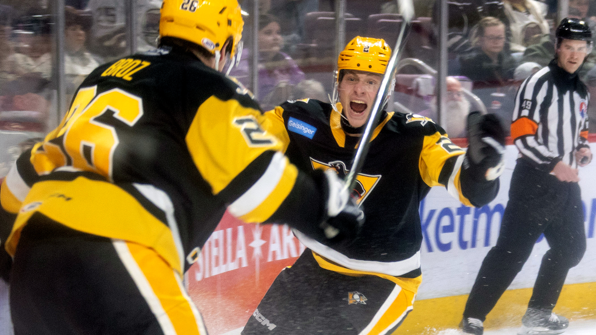 PENGUINS OUTLAST BEARS IN THRILLER, 5-4